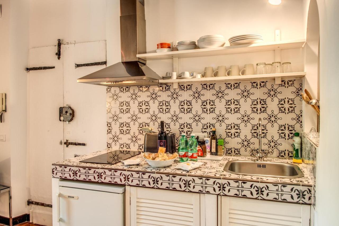 Lovely Flat In The Heart Of Trastevere Rome Buitenkant foto