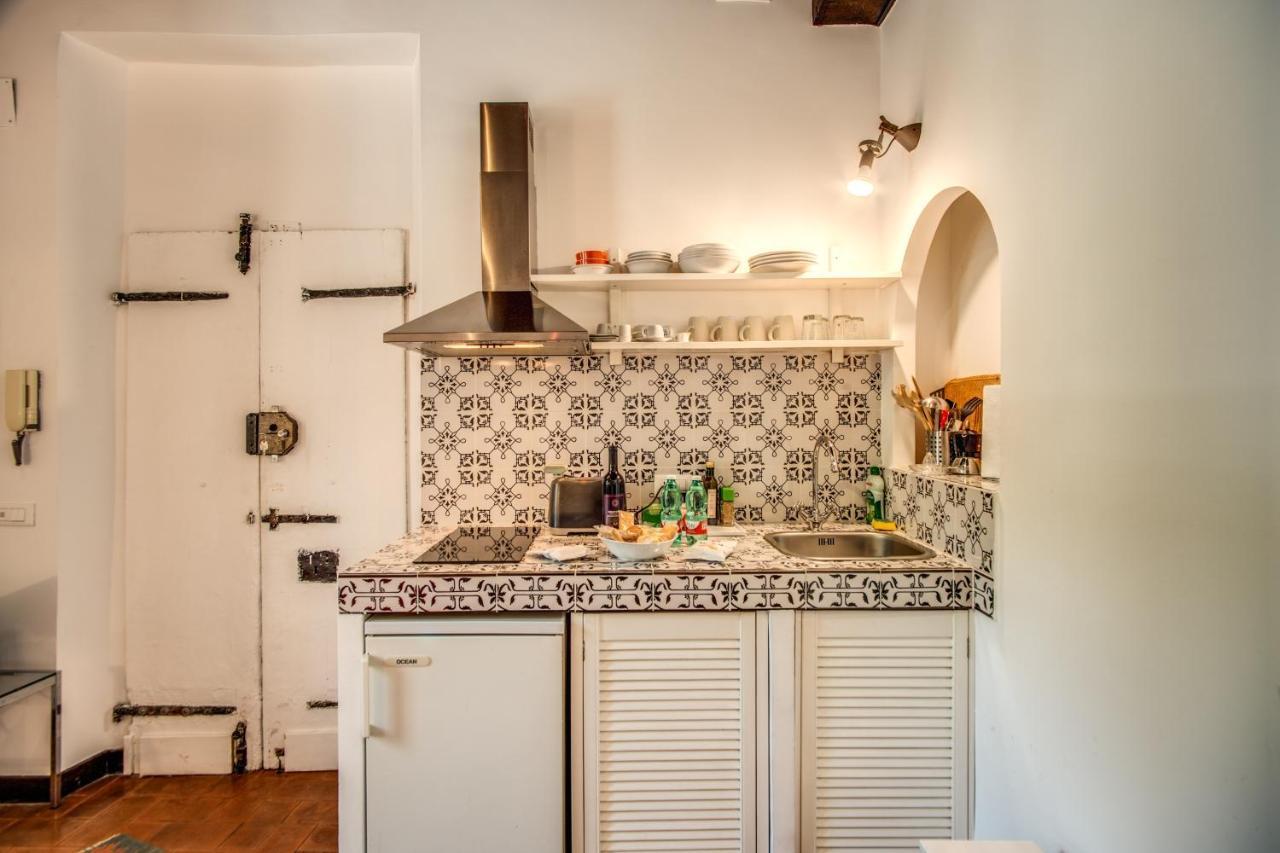 Lovely Flat In The Heart Of Trastevere Rome Buitenkant foto