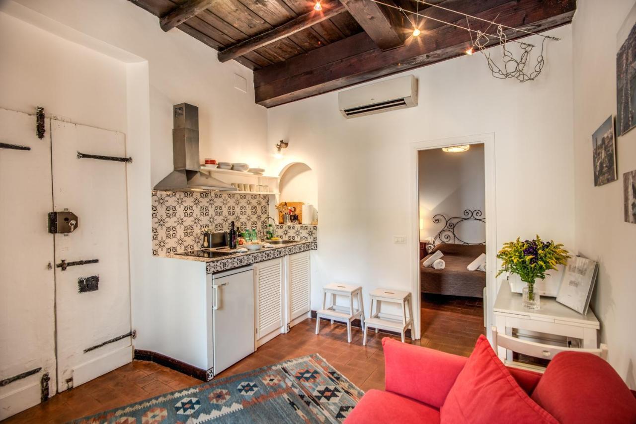 Lovely Flat In The Heart Of Trastevere Rome Buitenkant foto