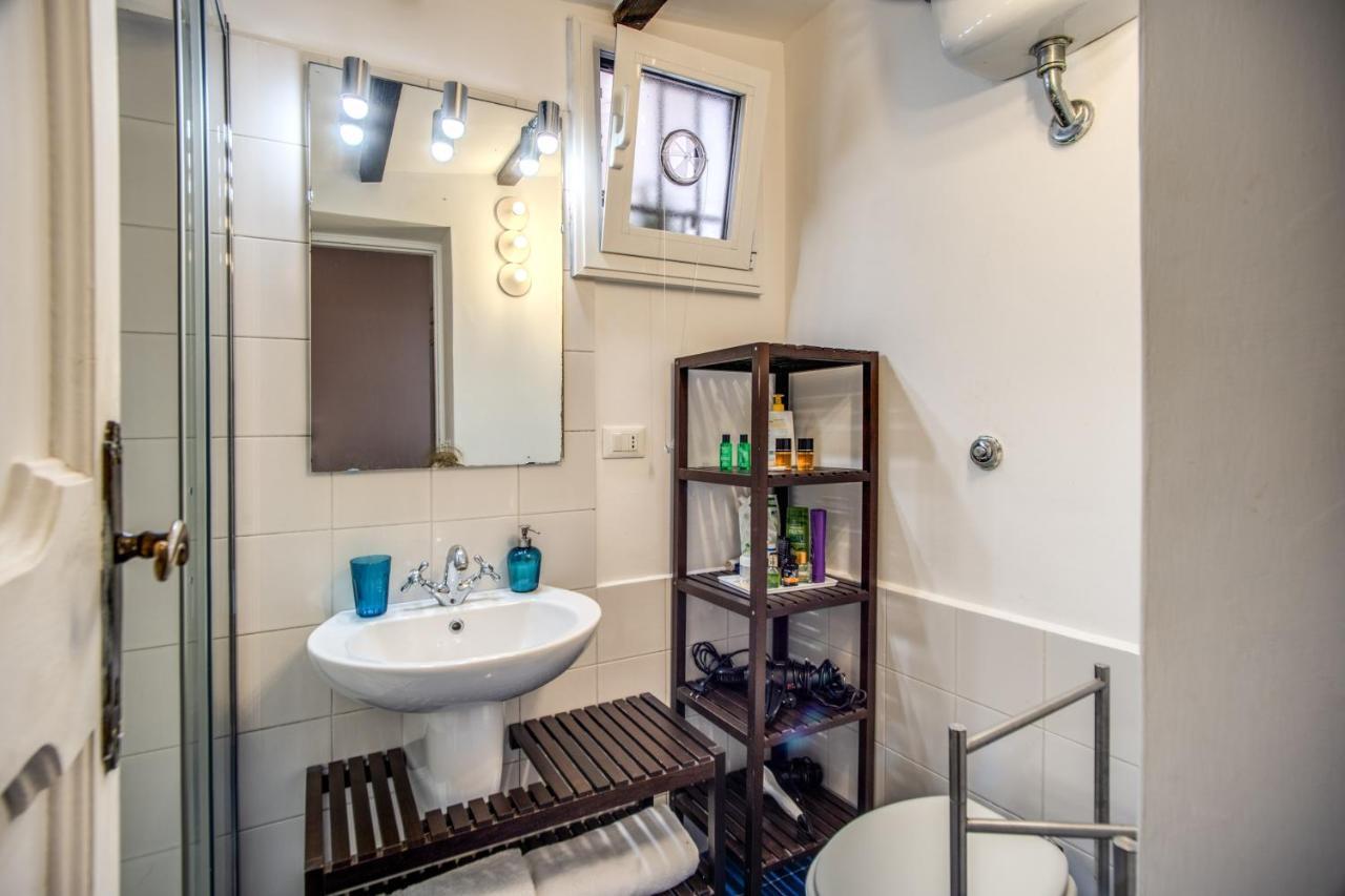 Lovely Flat In The Heart Of Trastevere Rome Buitenkant foto